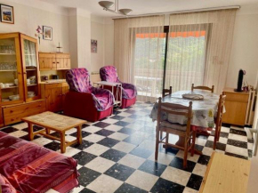 Charmant F2 avec Garage, Terrasse et Véranda, à 500m du Centre et 600m des Cures à Amélie-les-Bains - FR-1-703-131
